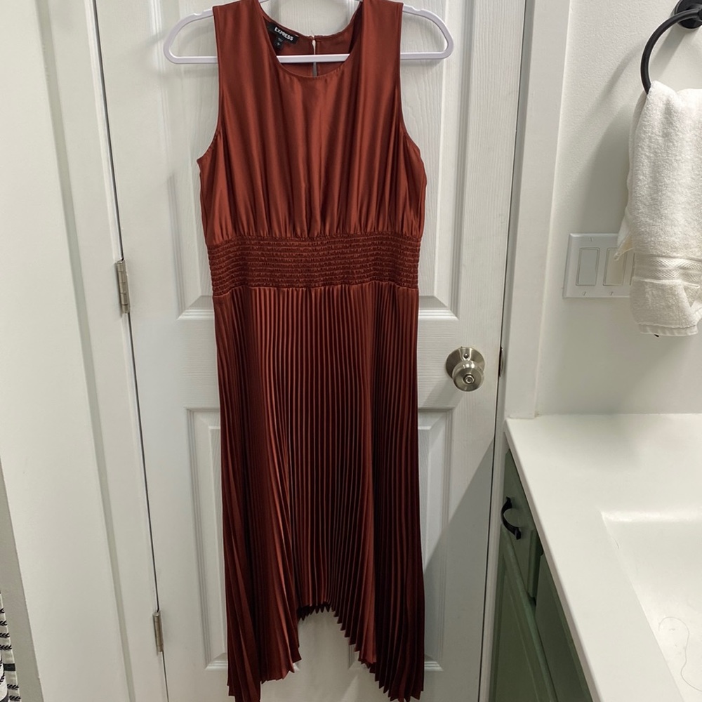 Express burnt orange pleated dress size L